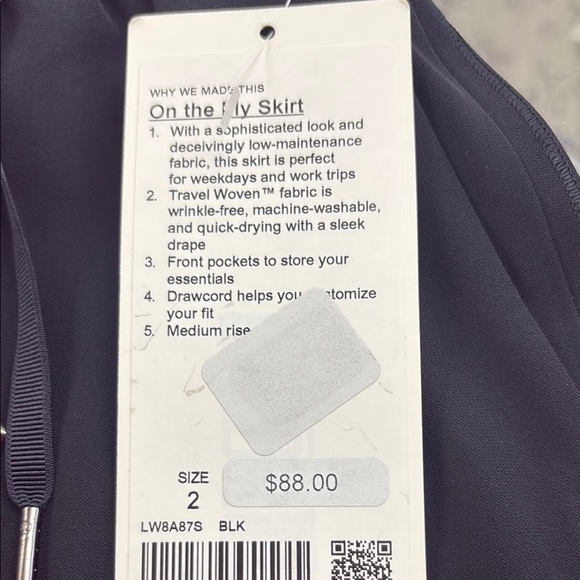 Lululemon Size 2 On the fly skirt Black NWT Medium Rise - Picture 5 of 6